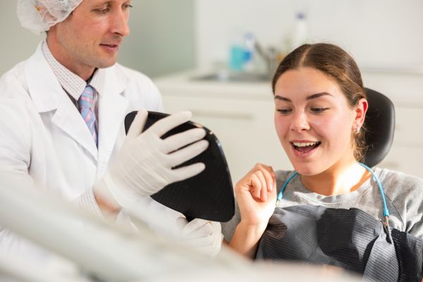 How A Family Dentist Uses Dental Bonding