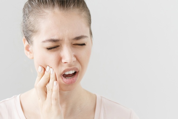 Emergency Dentist Vs  Oral Surgeons